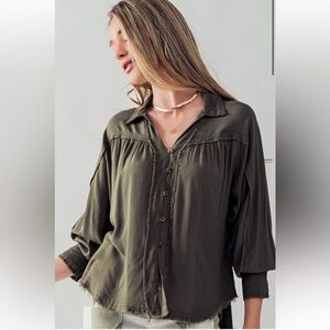 NWOT Blu Pepper Long Sleeve Collared Button Down